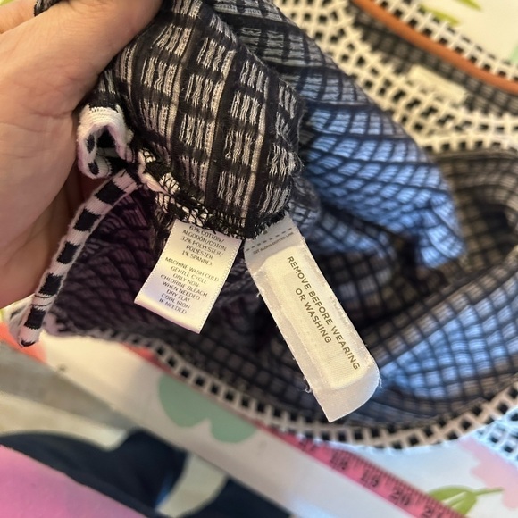 Lou & Grey Tops for Women 3/4 sleeve textured square print top - Picture 5 of 6